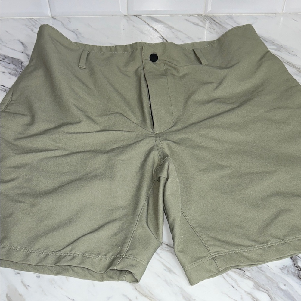 North Face Men's Tan Shorts 36 Like New